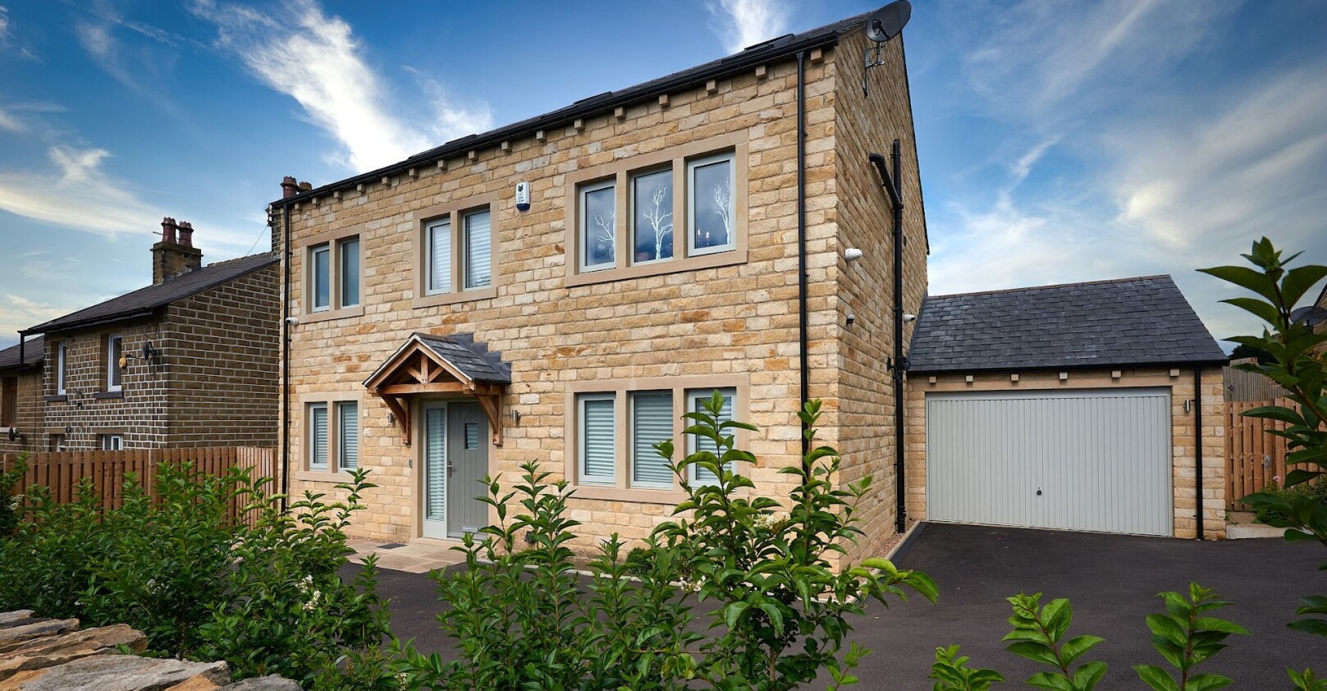 5 bedroom detached new build homes in traditional stone, Longwood, Huddersfield